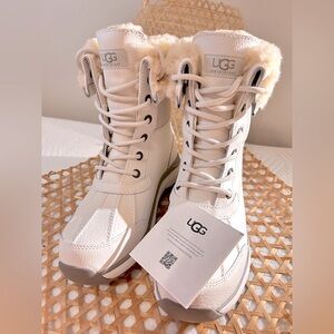 BNWT UGG Sold Out Women's Cream Winter Boots ( with box)